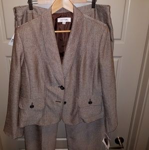 NWT Suit Studio 2PC Suit Chocolate 18